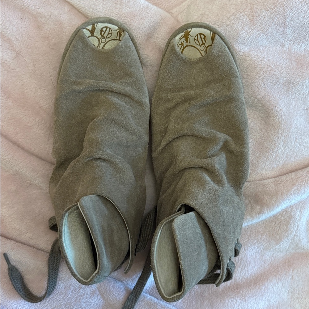 Fly London Yebi Ruched Suede Wedge Booties Tan Size 40